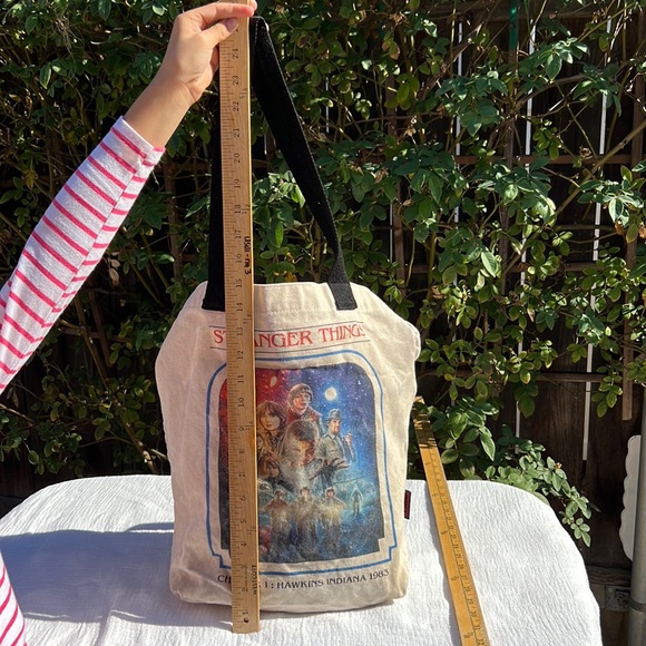 Loungefly Stranger Things Poster Canvas Tote - Picture 16 of 16
